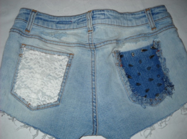 Stachelnieten Spitze Hot Pants Shorts Destroyed kurze Hose Jeans blau Killer Nieten Studs 34 36 38 XS S M 