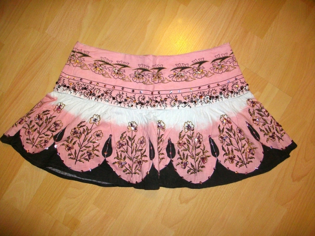 Rock mit süßen Blumen-Stickereien und Pailletten von Pimkie