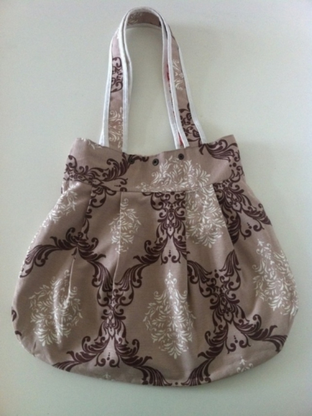 stofftasche mit roten blumen