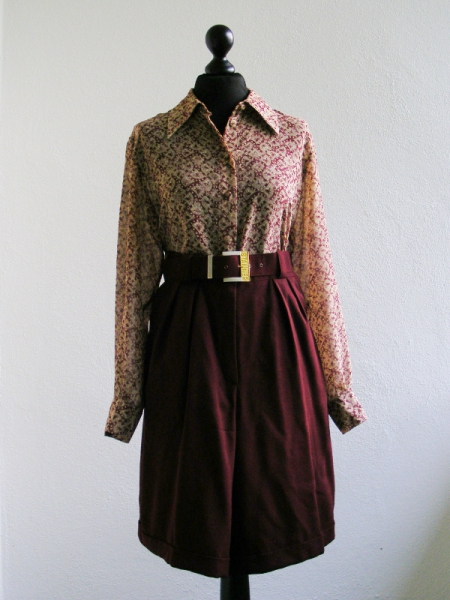 90er Jahre Kostüm in Herbstfarben