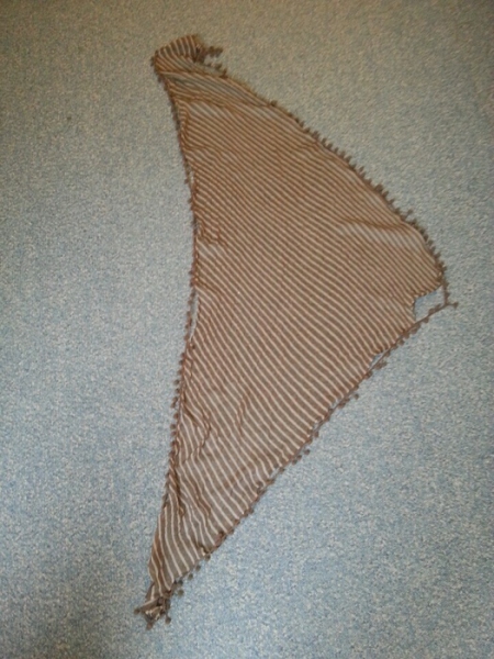 Schal Tuch Taupe gestreift mit Pompoms