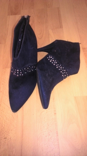 Dunkelblaue Stiefeletten