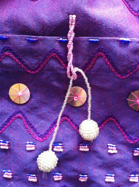 NEU Zuckersüße Stofftasche mit Perlen und Stickereien NEU