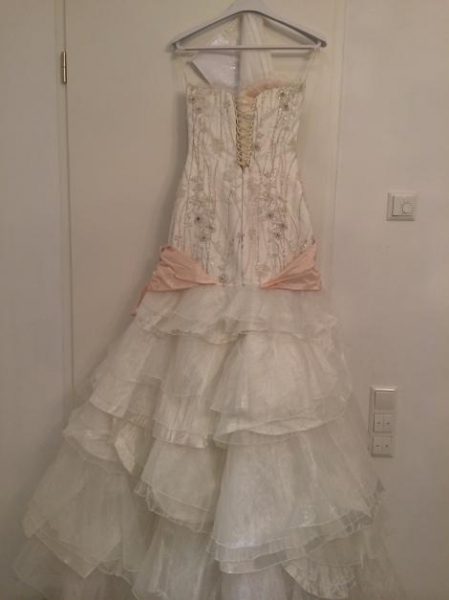 Hochzeitskleid 