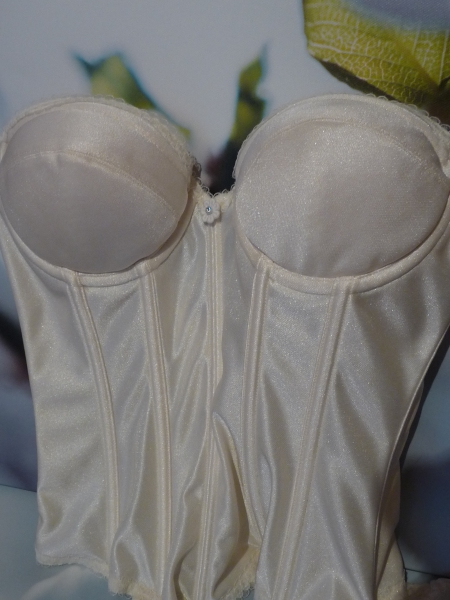 Corsage Korsett Brautmode mit String und Strapshalter Farbe: Ivory/Creme Gr. 75A / Gr. M