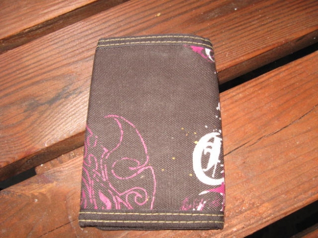 °°° Kleine Geldbörse mit Totenkopfmotiv °°°