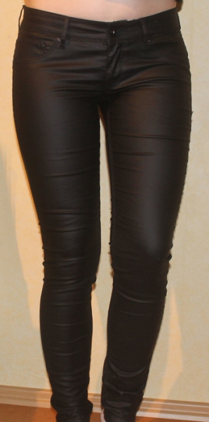 neue schwarze Lederhose