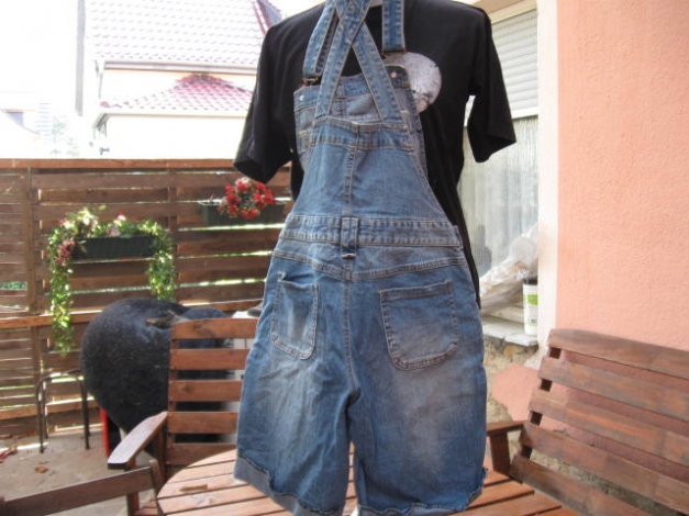 *** Super ~ Stylische ~ Jeans ~ Latzbermuda ***