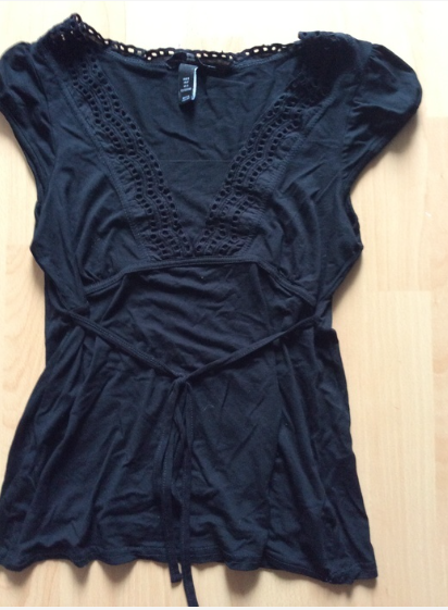 Elegantes Oberteil mit Bändchen