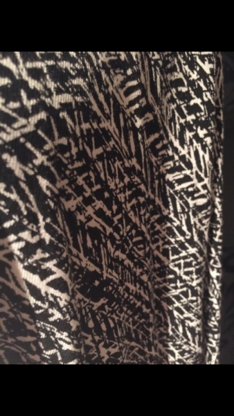 Schwarz-Weiß gemusterter Kimono