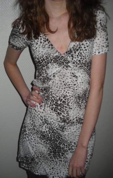 Leo Print Kleid Longshirt Leopard Tiger T Shirt Tunika Minikleid weiß schwarz grau XS S M 34 36 38 NEU