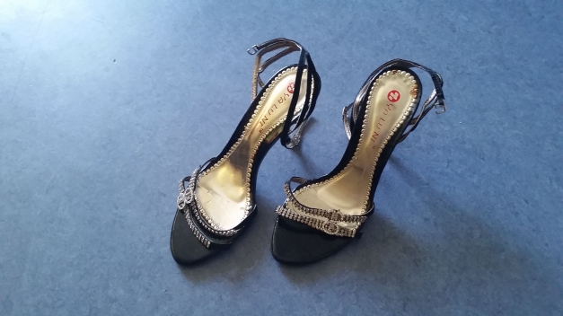 Sandale mit Strass Gr. 37