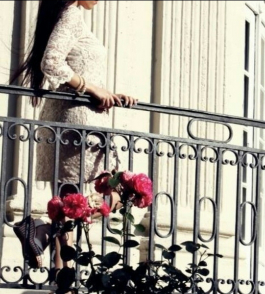 Puder farbiges Spitzenkleid Neu