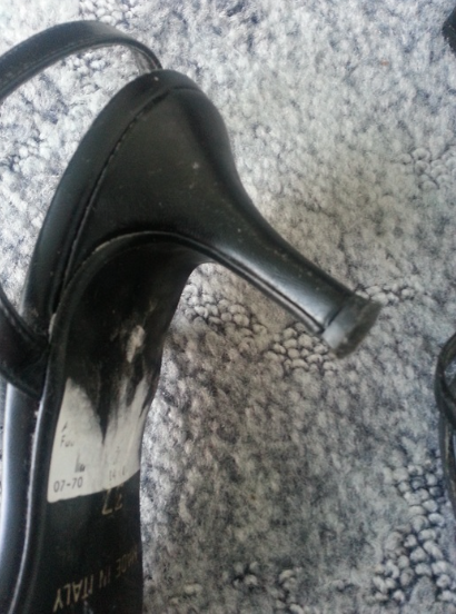 Schlichte hohe Sandalette