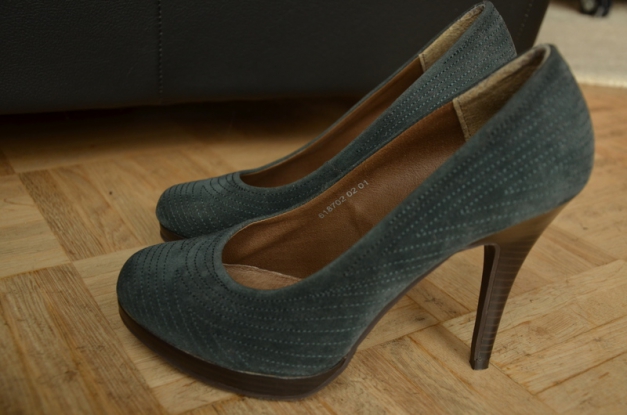 dunkelgrüne Pumps