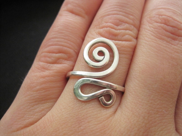 Ring / Silberring in Wellenform - Innendurchmesser 17mm, echtes Silber