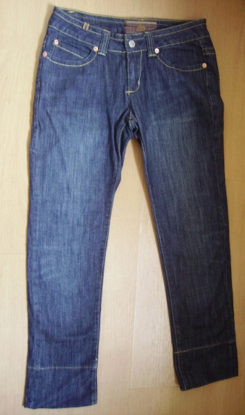 Dunkelblaue Capriröhre von Ann Christine in 26!