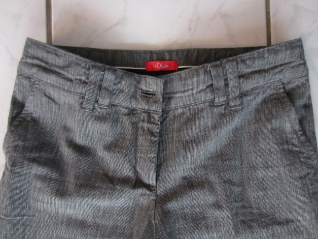 graue Stoffhose mit Taschen von S.Oliver