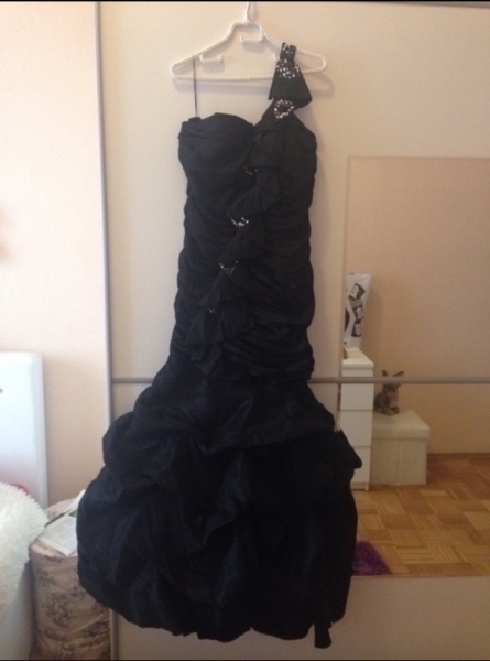 traumhaftes Abendkleid im Meerjungfrau-Stil & Unikat