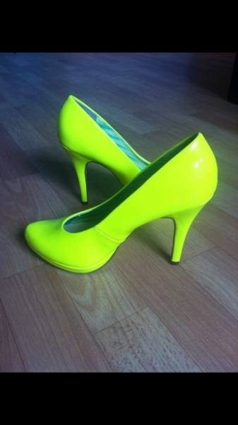 Neon Pumps