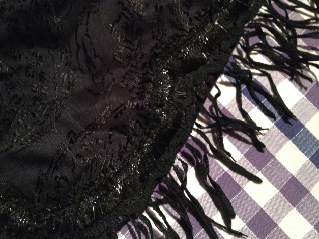 Wunderschönes Tuch mit Fransen und Glitzer