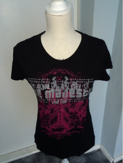 schwarzes Shirt mit Strasssteinen