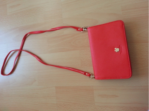 rote Handtasche / rotes Portmonee