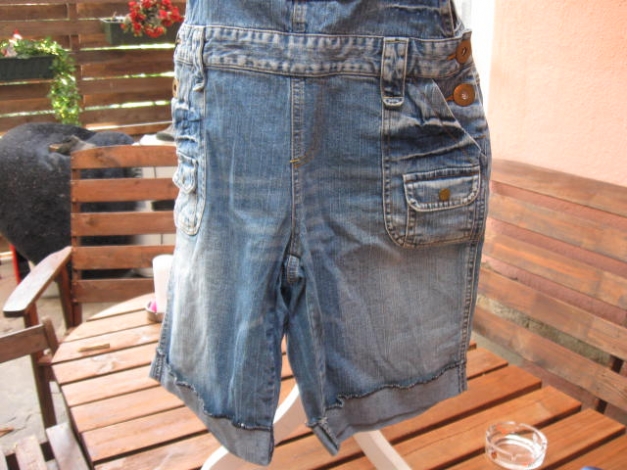 *** Super ~ Stylische ~ Jeans ~ Latzbermuda ***