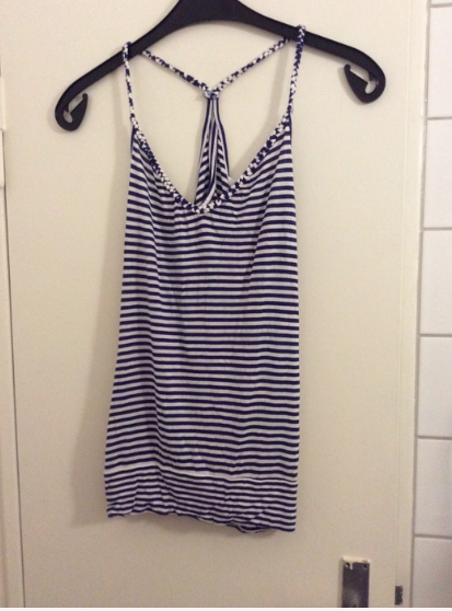 blau / weiß gestreiftes Top