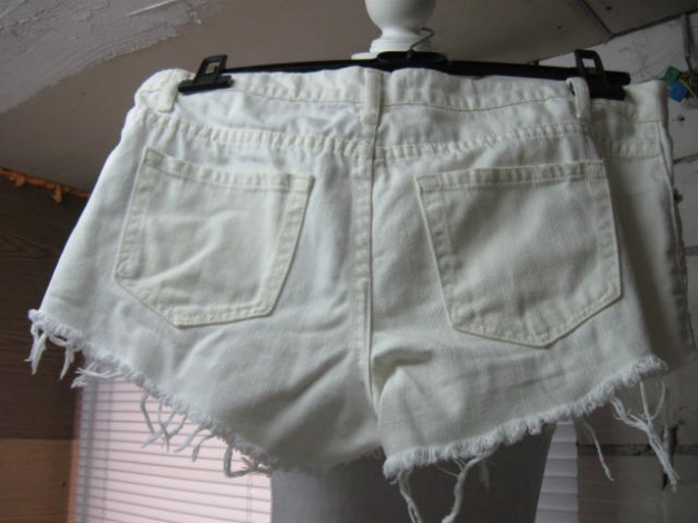 *** NEU ~ Super Shorts mit Spitze ***