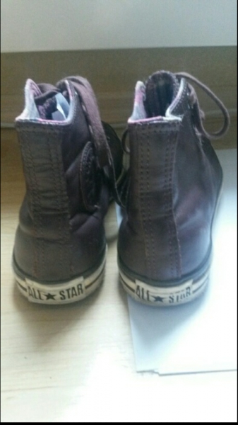 rote Converse Chucks All Star Leder Beere lila dunkelrot