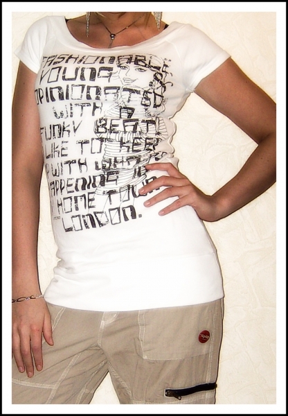 Madonna Long Shirt, Carmen Ausschnitt, Gr. S, weiß mit Print