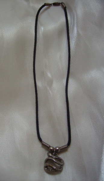 Schlangenanhänger Kette! Sehr dekorativ!