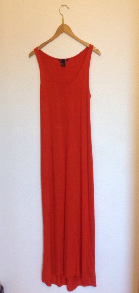Orangenes Maxikleid