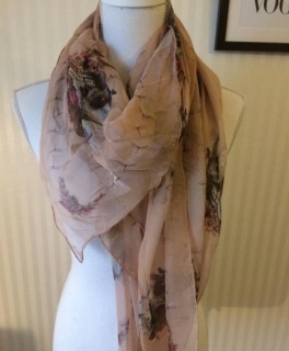 Alexander McQueen Tuch Limited Edition