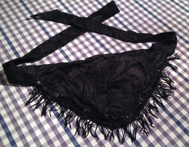 Wunderschönes Tuch mit Fransen und Glitzer