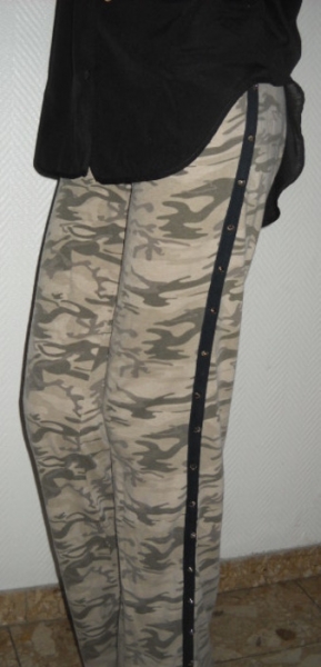 Camouflage Jogging Freizeit Hose lang Killer Nieten Studs Tarn Army Armee braun khaki 34 36 XS S M Blogger