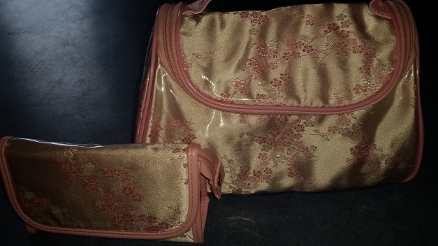 Kosmetiktasche  m. Schminktäschen 