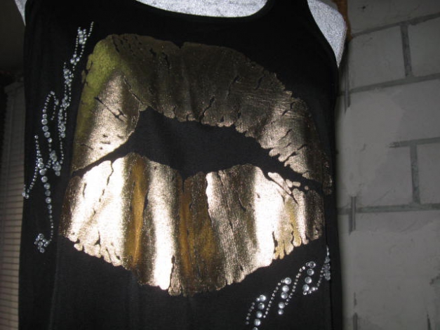 *** Geniales 2-lagiges Top mit Druck & Steinchen ***