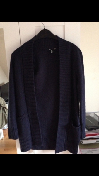 Schöner dunkelblauer Cardigan 