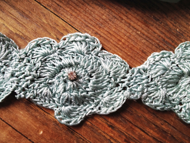 Gürtel, Halsband oder Haarband? Was Du willst!