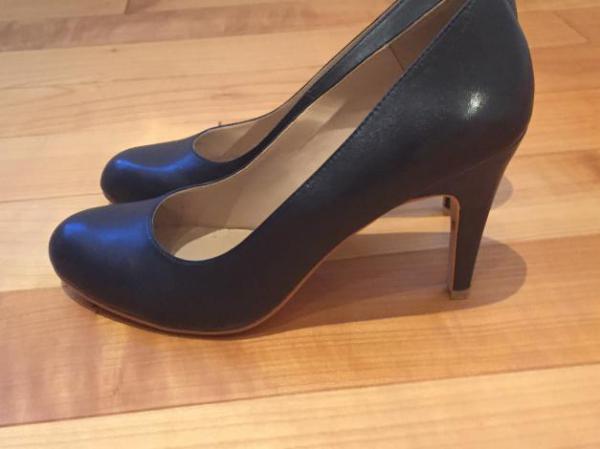 Blaue Pumps von Pier one