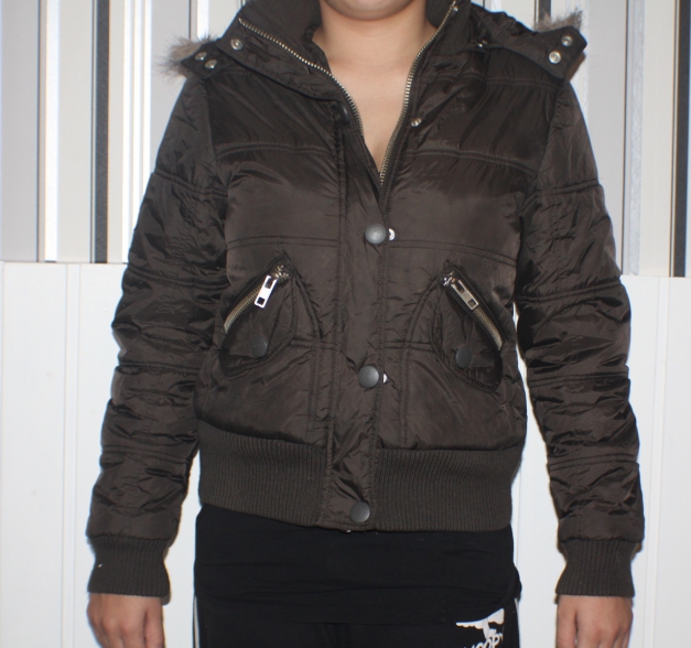 Günstige Winterjacke in Braun mit Fell