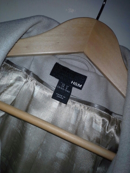 Eleganter, schicker Schöner trenchcoat mantel in beige Creme, ideal für die kommende kalte zeiten / H&M