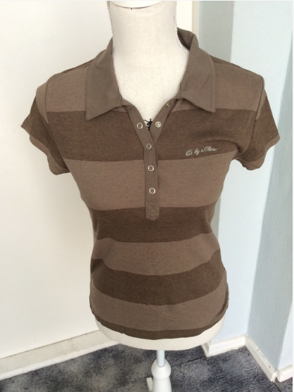 grün gestreiftes Poloshirt