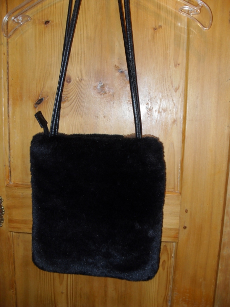 ESPRIT Handtasche Umhängetasche Felltasche