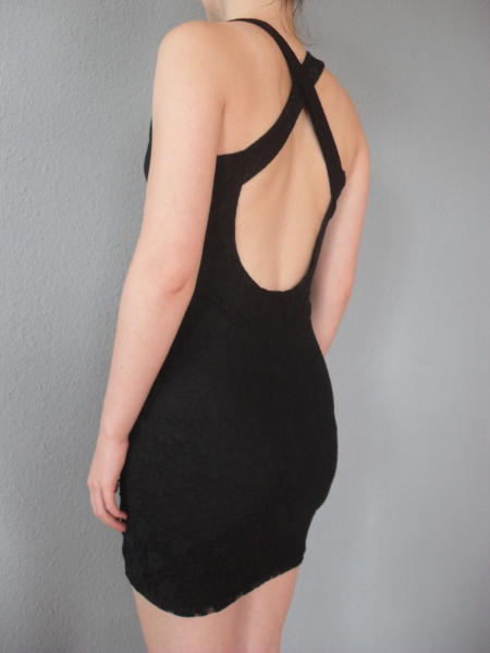 kleines Schwarzes mit Spitze