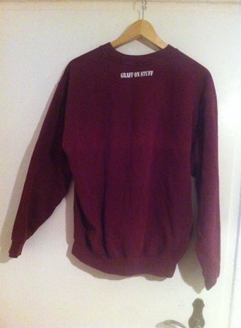 Weinroter Pullover 