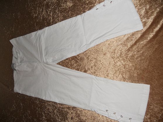 Damen Stretch Capri 3/4 Hose Gr. 32  Weiß