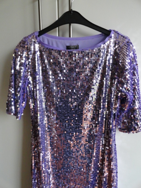 NEU ~* Tolles Paillettenkleid von Apart ~* Gr. 38 ~* flieder